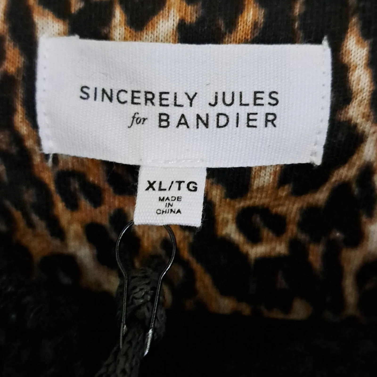 Bandier x Sincerely Jules, Women Aspen Sherpa Jacket in Black Leopard