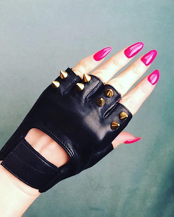 Black Leather Gloves w 2 Gold Spikes