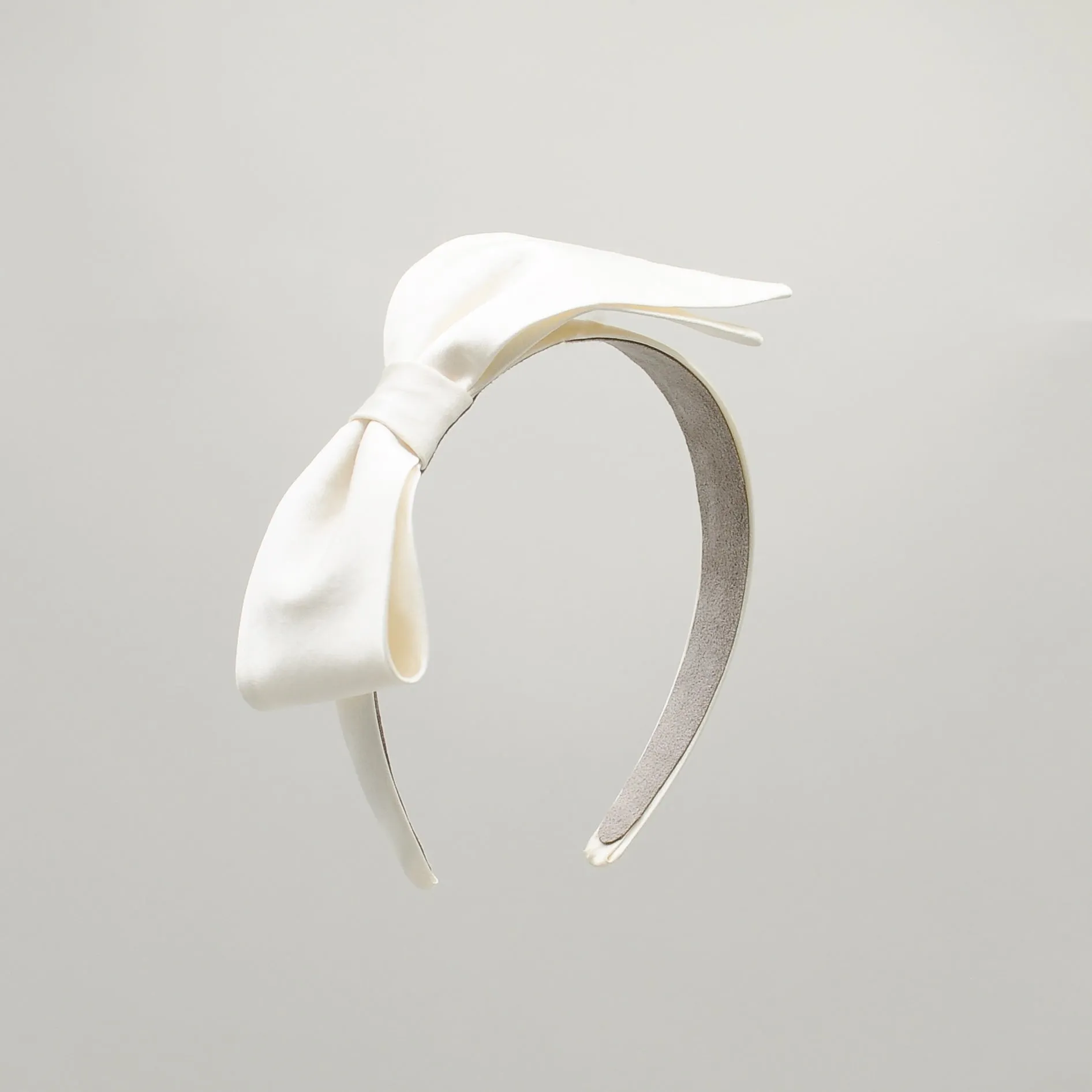 Cayetana: Bridal Headband with Flat Silk Bow