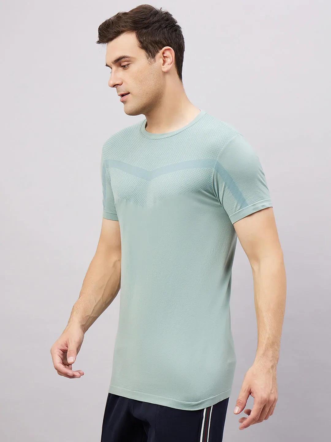 Men's Round Neck Half Sleeves Seamless T-Shirt - Wine