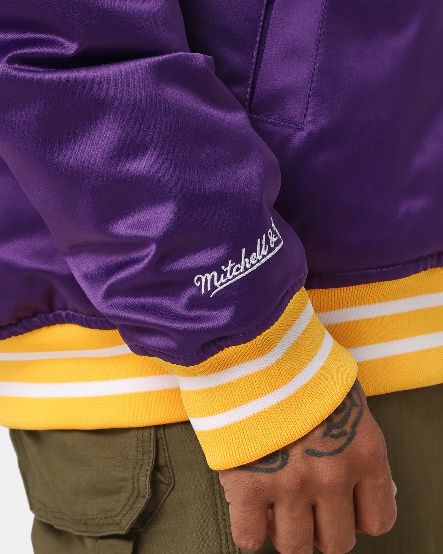 Mitchell & Ness Los Angeles Lakers Heavyweight Satin Jacket Purple