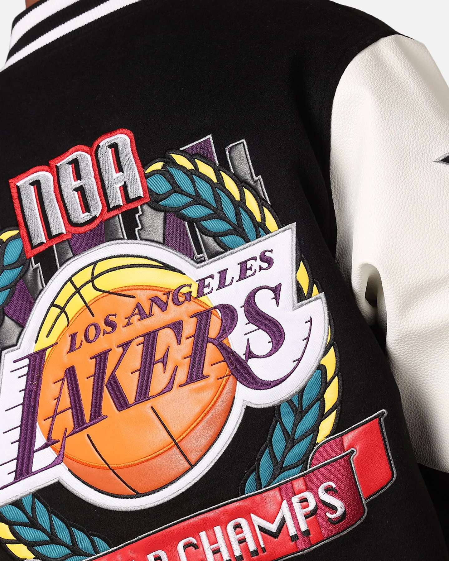 Mitchell & Ness Los Angeles Lakers Showtime Jacket Black/Cream